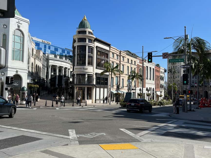 3.5-hour private tour of Hollywood and Beverly Hills in an SUV - Rodeo Drive in real time: shopping street, photo street, people-watching street