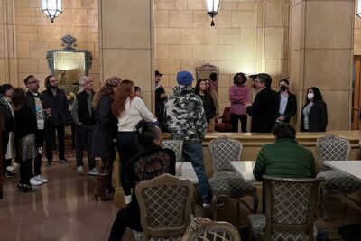 3 Hour Ghost Bus Tour in Hollywood and Downtown Los Angeles - Hollywood Knickerbocker Apartments: a hotel that ghosts the gossip