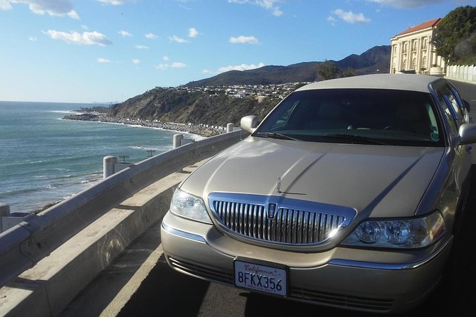 4-Hour private limo Tour of Los Angeles by a TV personality with Free Drinks - The small details that matter: pickup, mobile ticket, and a smooth day
