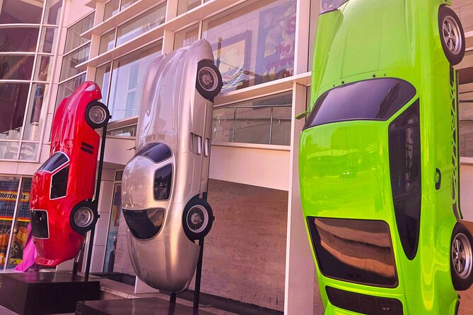 Beverly Hills and Rodeo Drive: A Self-Guided Audio Tour - The Beverly Hills Visitor Center Shield: A Fast Photo and a Navigation Clue