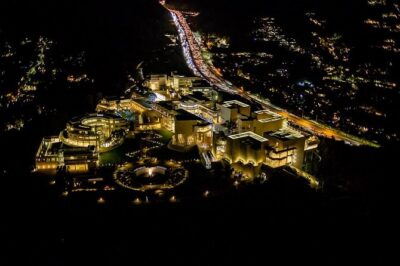 California Coast and Canyons 35-Minute Helicopter Tour - Hollywood Hills, Getty, Beverly Hills, and Mulholland Drive without traffic