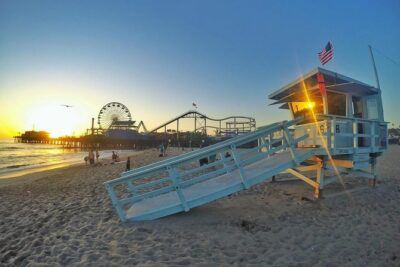 Deluxe Los Angeles 5-Hour Limo Tour with Drinks Included - Entering L.A. by Limo: The Day’s Pace and the Driver Factor