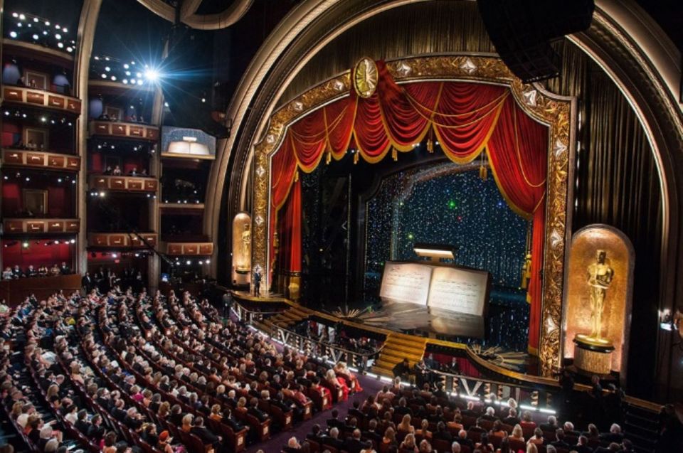 Dolby Theatre Admission Ticket and Guided Tour - Celebrity Footsteps: The Performers and Awards Energy in the Rooms