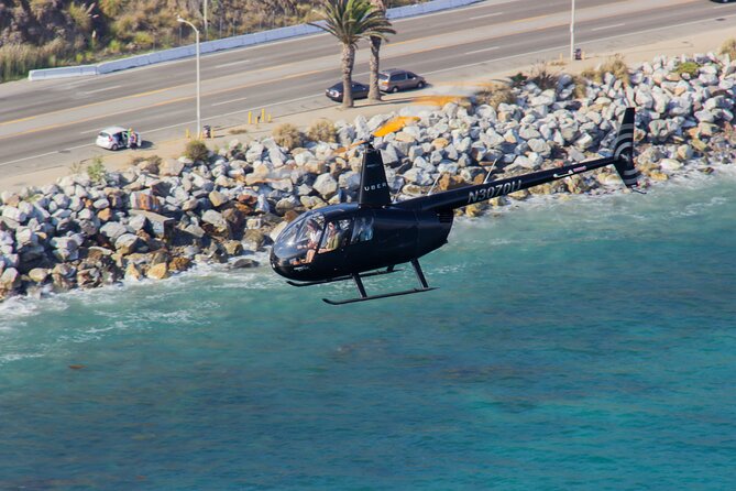 Experience Helicopter Attractions of Los Angeles - Over Beverly Hills: celebrity homes and LA’s hill country mood