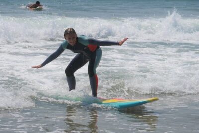 Family Surf Lesson - The “up to 10” group setup: why this matters for beginners