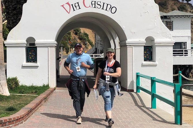Fantastic Catalina Race - Stop 1 at Catalina Island Casino: orientation with built-in sightseeing