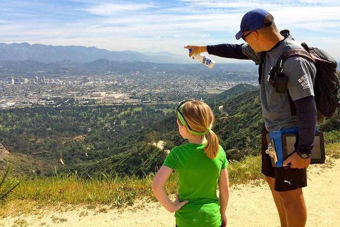 Griffith Observatory Hike: Guided Tour through Griffith Park - Guides and small-group safety: why the group size matters