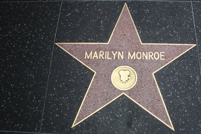 Historic Hollywood Boulevard and Movie Palaces Walking Tour - Getting to 6815 Hollywood Blvd and staying comfortable for 150 minutes