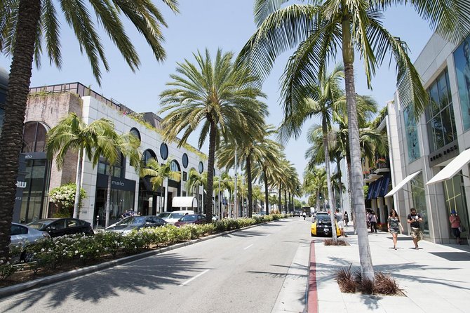 Hollywood and Beverly Hills Half-Day Tour with Exclusive Stops - Hollywood Sign Photo Stop: Quick, Famous, and Worth Planning For