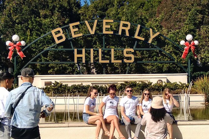 Hollywood and Beverly Hills Shared 3-Hour Tour with 3 Stops - Rodeo Drive glamour and the Beverly Hills sign: quick hits in celebrity country