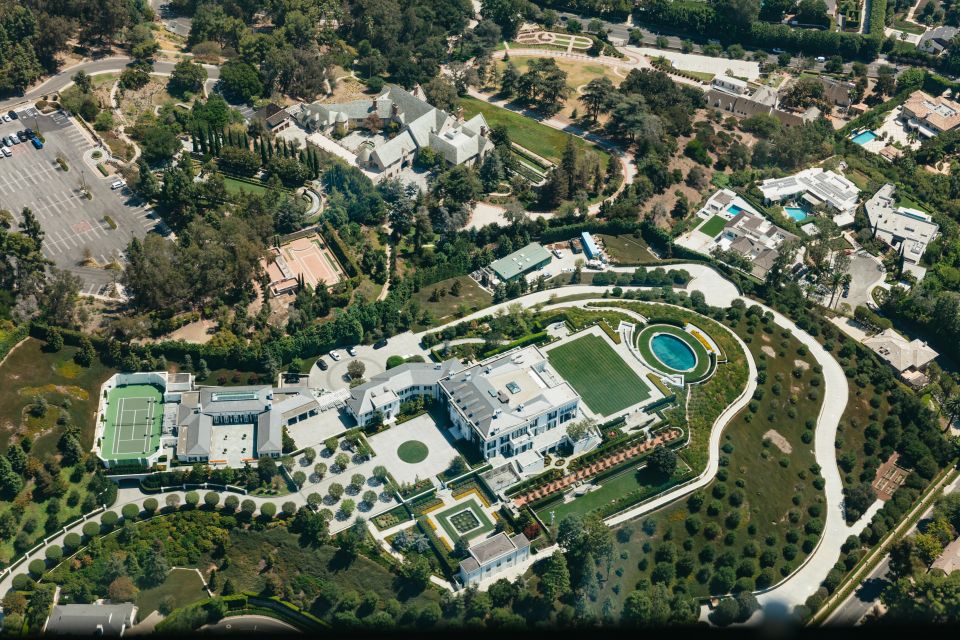 Hollywood & Beverly Hills Celebrity Helicopter Tour - Mulholland Drive and Laurel Canyon: The Scenic Bonus