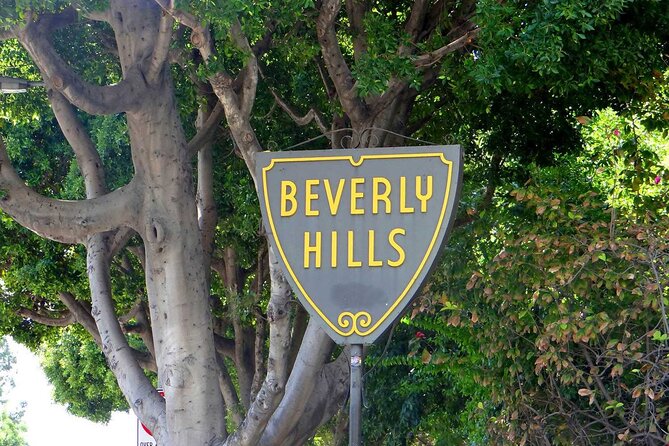 Hollywood Chills 3-Hour Tour: Celebrity Scandals and Cemeteries - A 3-Hour Route Built for Hollywood’s Dark Side