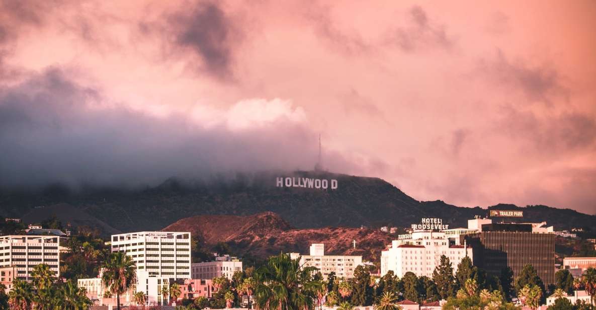 Hollywood: Haunted Walking Tour, True Crime, Creepy Tales - Meeting at the Hollywood Pantages Theatre (and staying on time)