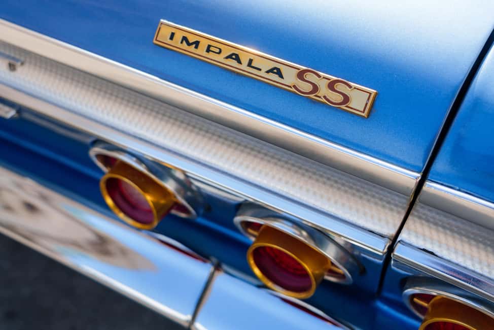Hollywood: Oscars Tour in a 1964 Impala Lowrider - Hollywood Sign at Mulholland Viewpoints: The Best Picture Moment