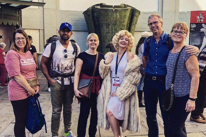 Hollywood: the Real Walking Tour - The Walk of Fame Without Losing Your Mind in the Crowd
