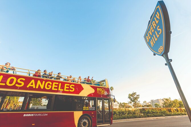 LA: Celebrity Homes and Lifestyle Tour and Hop-on Hop-off Tour - The Iconic Sign Lookout: Getting Your Hollywood Moment With Less Guesswork