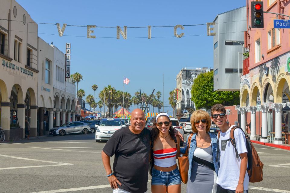 LA: City and Beach Highlights Tour with Transfer Options - The whole point: LA without parking and puzzle-solving