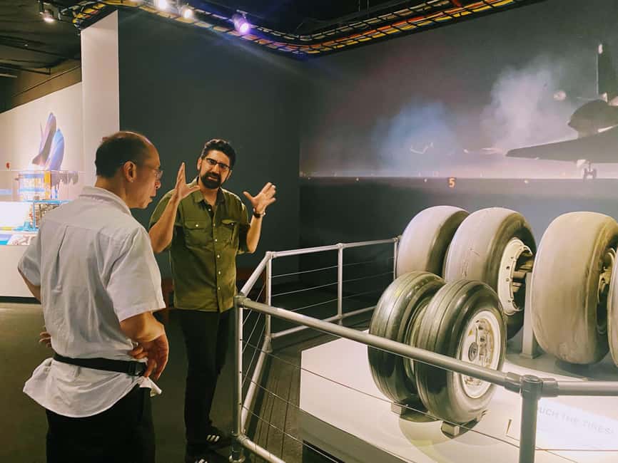 LA: Expo Park Space & Dinosaurs Tour with Cal Science Center - The live aquarium moment: a fast route to wonder