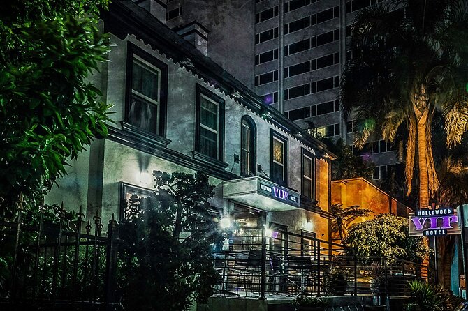 LA Ghosts Boos and Booze Haunted Pub Crawl - Walking Hollywood Boulevard Like a Star’s Footsteps