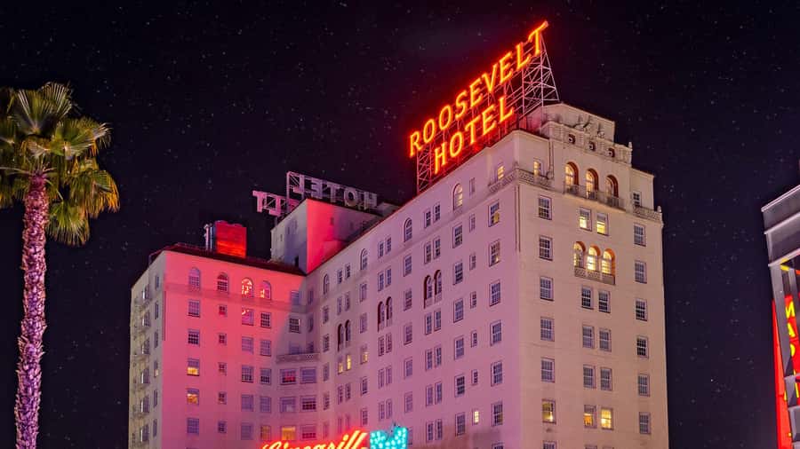 LA Ghosts: Terrors of Tinseltown Tour - Guides, Lanterns, and Storytelling That Keeps the Pace Moving
