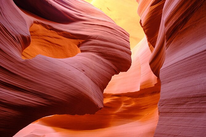 LA: Las Vegas, Sedona, Monument, Antelope Canyon, 5-Day Tour - Hoover Dam: engineering drama with a built-in reset