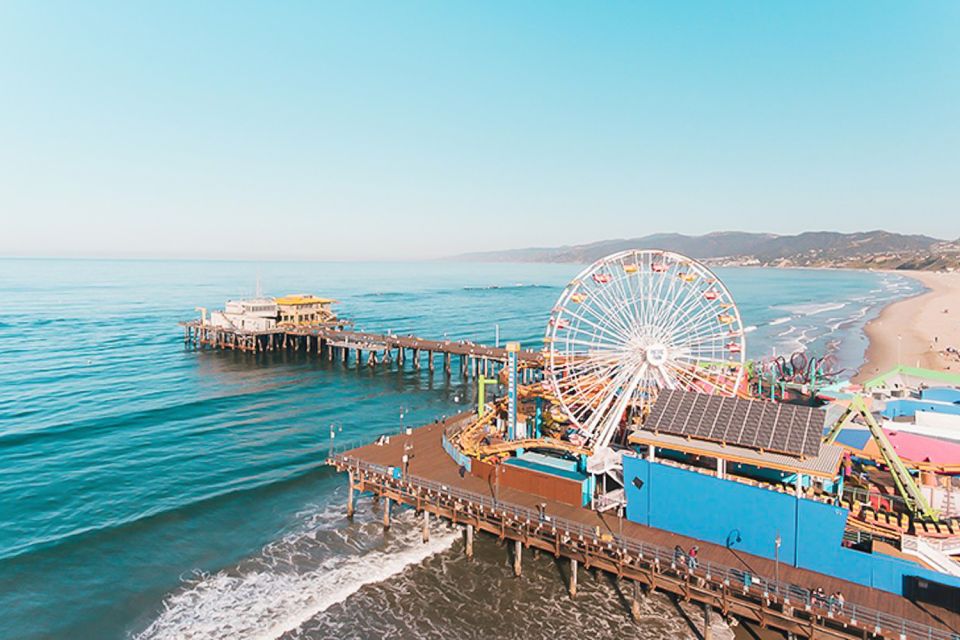 LA: Santa Monica & Venice Beach Bike Adventure - Downtown Santa Monica to your first photo stops
