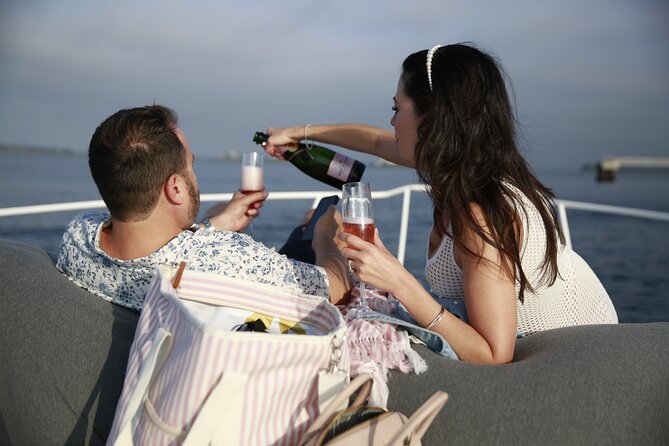 LA: Yacht Private Trip -1 hour (1 ticket covers 1-6 ppl - Weather, Timing, and What to Bring for Windy Nights