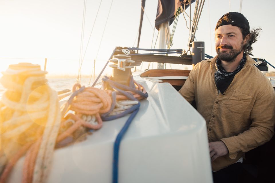 Long Beach: Private Sailboat Rental with Licensed Captain - Golden hour and sunset photos: how to get the best timing