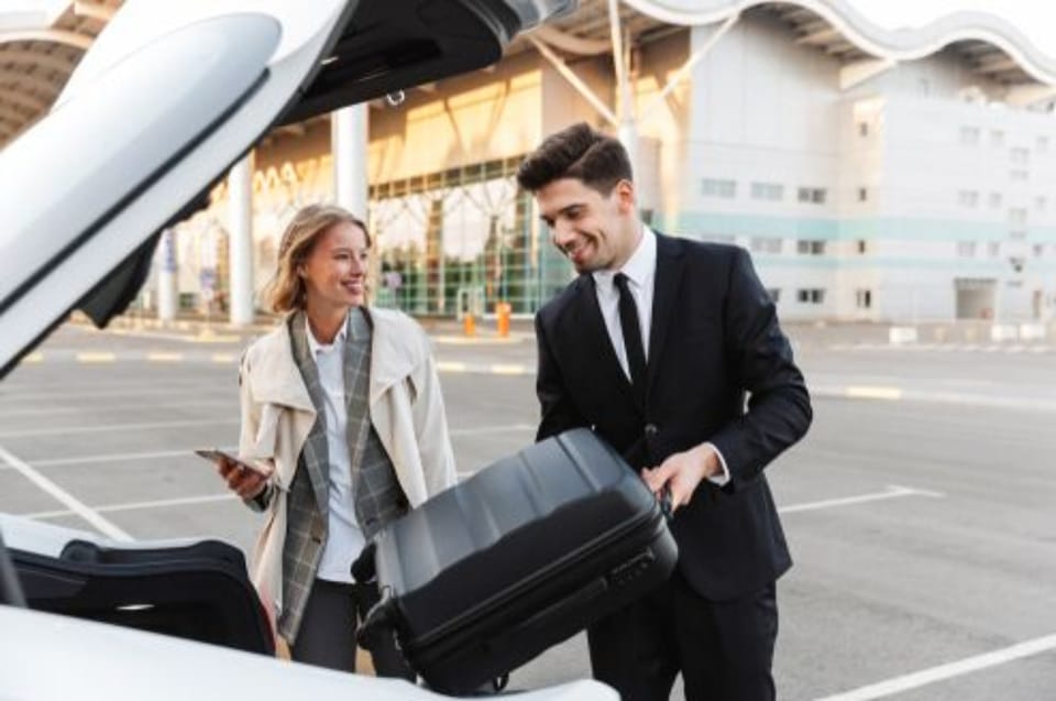 Los Angeles Airport: One-Way Private Transfer to Los Angeles - Price and time: what you’re really buying for $32