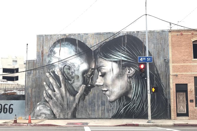 Los Angeles Arts District Walking Tour - NEON, Out of the Box, and the Quick-Map Gallery Feel