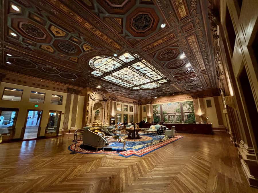 Los Angeles: Downtown History & Architecture Walking Tour - Broadway’s theater corridor: movie palaces you can almost hear
