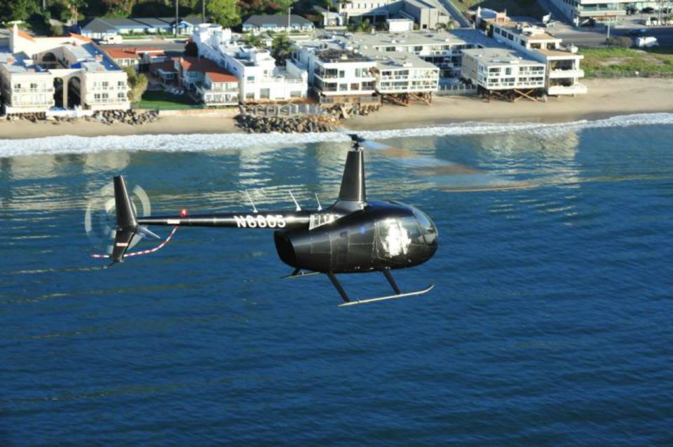Los Angeles: Downtown Landing Helicopter Tour - A 45-minute flight that shows LA’s real shape