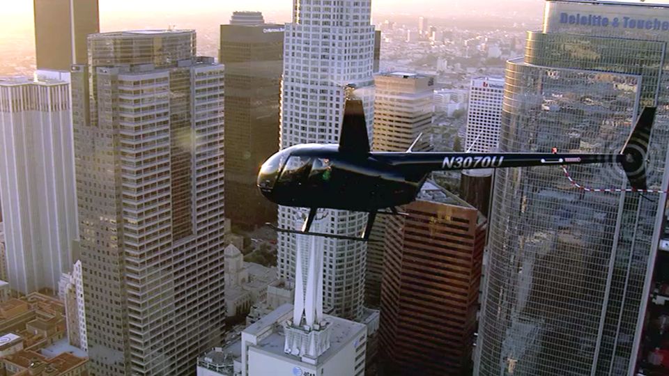 Los Angeles: Downtown Landing Helicopter Tour - Coastline to celebrity neighborhoods: what you’ll see from the air