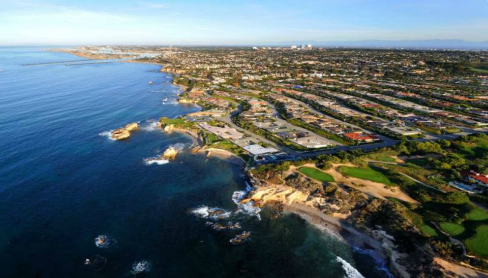 Los Angeles Helicopter Tour & Malibu Mountaintop Landing - On the Return Flight: Hidden Malibu Canyons, Getty Villa, and Universal Studios