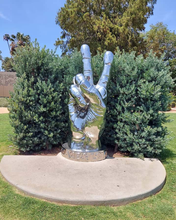Los Angeles: Hollywood Tour & Celebrity Homes - Sunset Strip: Where the Stops Feel Like Stories