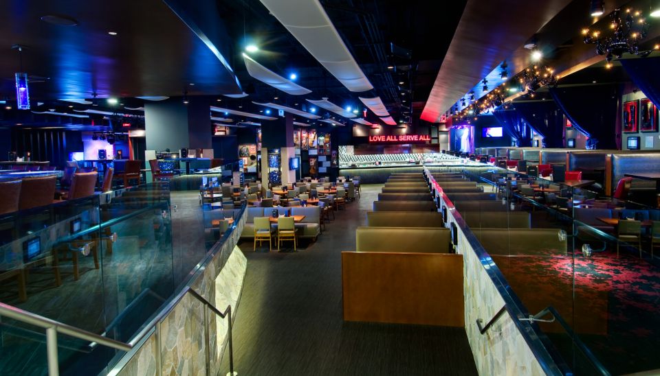 Los Angeles: Meal at the Hard Rock Cafe Hollywood - The 2-course Acoustic Rock menu: fast, classic, and flexible