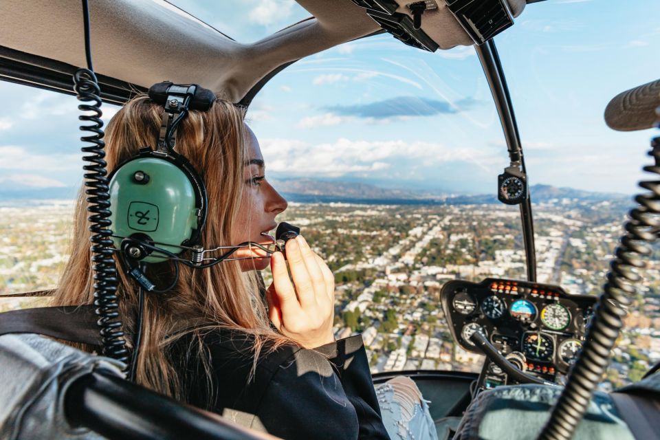 Los Angeles: Private 1-Hour Sightseeing Helicopter Tour - Sunset Strip, Venice, Central LA, and Universal Studios Pass-By