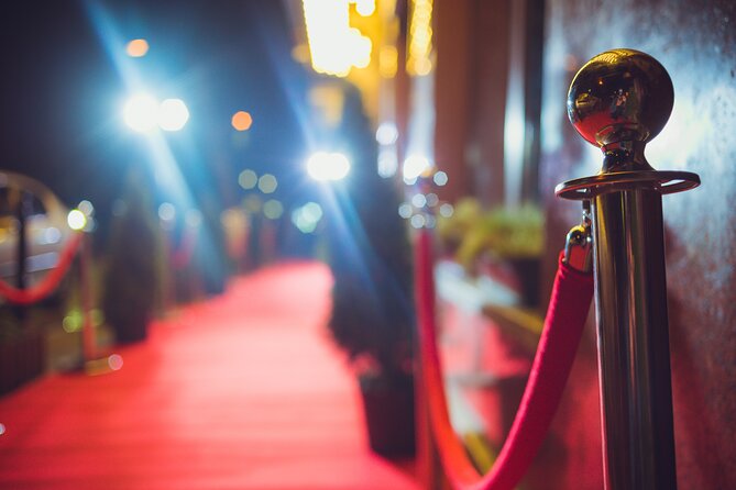 Los Angeles Tour for Adults Only: The Fame Kills - Group Size and How Crowds Affect the Night