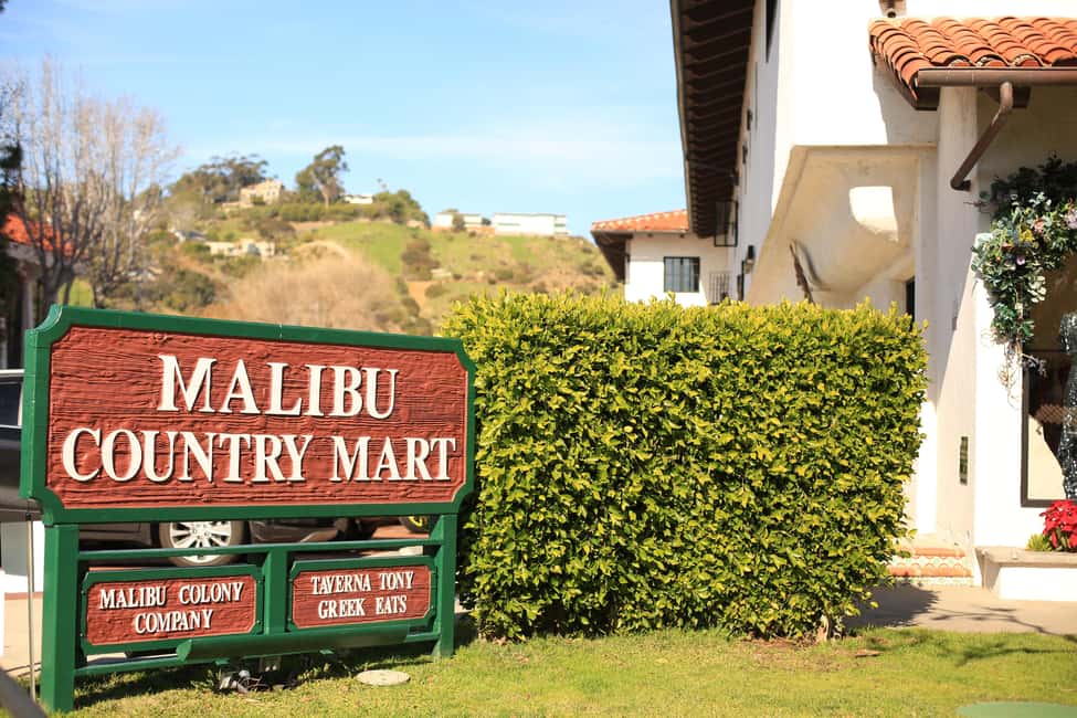 Malibu: Celebrity Homes, Beaches & History Tour - Malibu Country Mart: Shopping, a Walk, and Wine Tasting Time