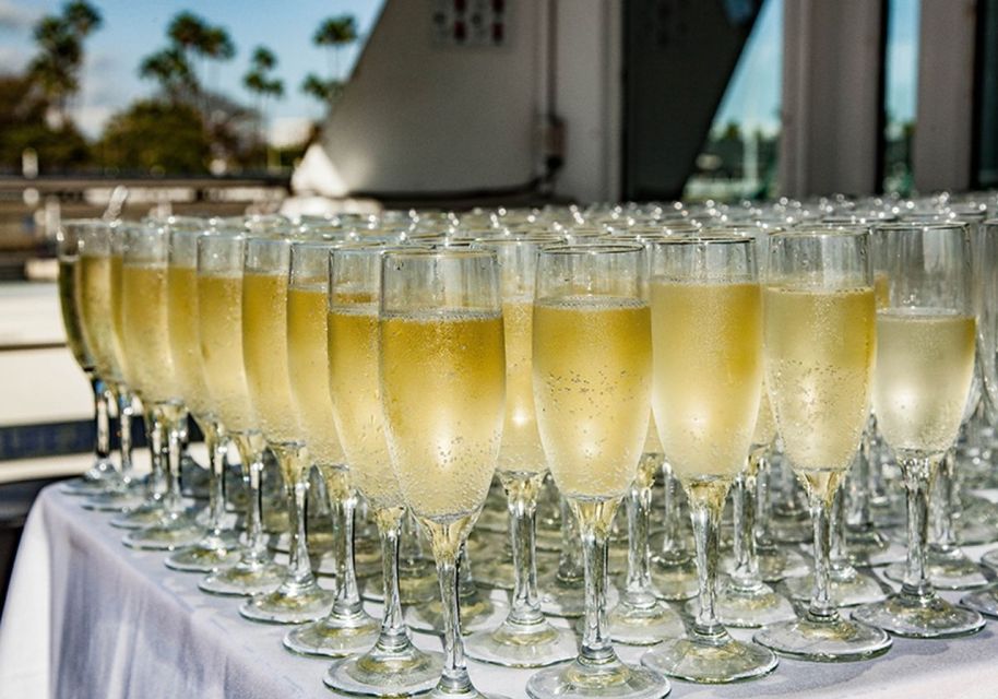Marina Del Rey: Christmas Eve Buffet Brunch or Dinner Cruise - Unlimited Mimosas, Coffee Runs, and a Quick Reality Check on Drinks