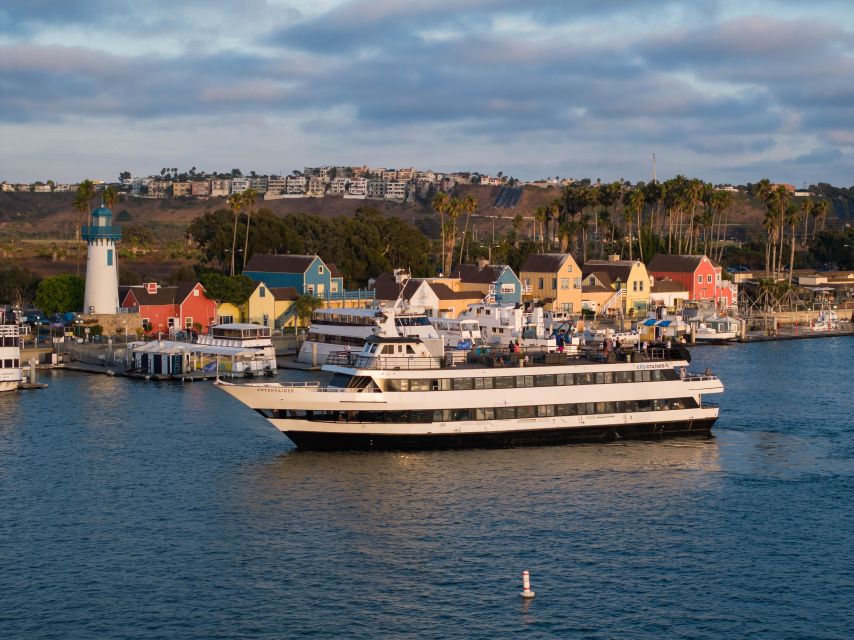 Marina Del Rey: Christmas Eve Buffet Brunch or Dinner Cruise - Service, Guaranteed Seating, and the Holiday Mood on the Water