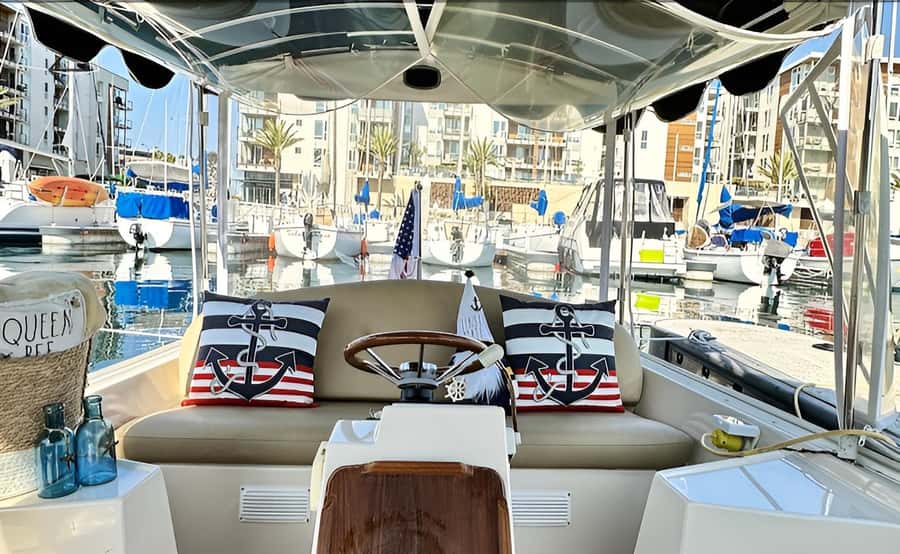 Marina Del Rey Luxury Boat Cruise Wine, Charcuterie Sealions - Sea lions and wildlife viewing: where the magic actually happens