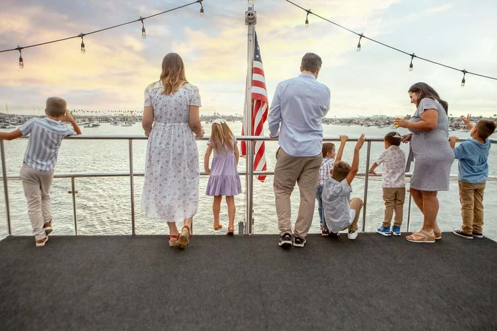 Newport Beach: City Cruises Weekend Dinner Cruise with DJ - Key things I’d zero in on before you book