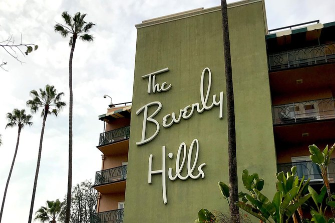 Private 3.5 Hour Sightseeing Tour of Hollywood and Beverly Hills - LACMA / Museum Square and Urban Light: photos that work even with short stops