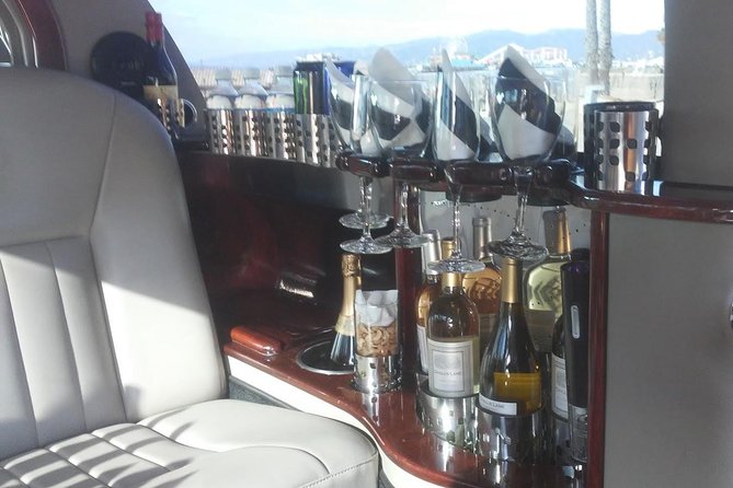 Private 4-Hour Limo Tour of Los Angeles and Beaches - Stop-by-stop: Hollywood Walk of Fame, Chinese Theatre, and the fast path to Beverly Hills