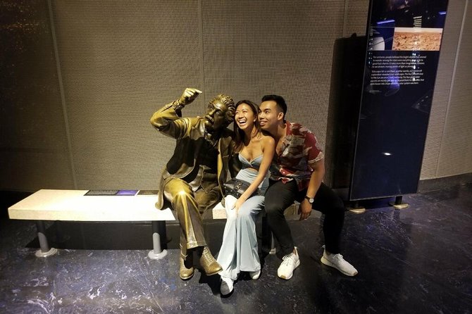 Private Tour of Griffith Observatory - Hollywood Sign Views and the Einstein Photo Moment
