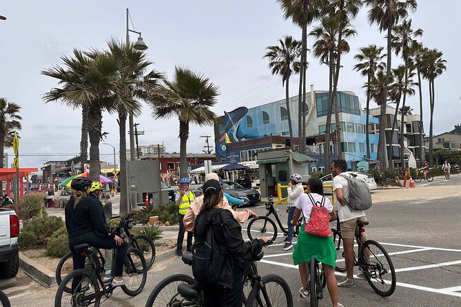 Santa Monica and Venice Beach 3-Hour Bike Guided Tour - Venice Beach Boardwalk: vendors, people-watching, and guided photo time