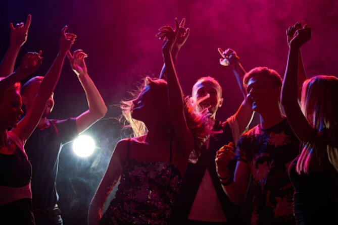 Santa Monica Bar & Club Crawl - The nightclub ending with bottle service (and what that means for you)