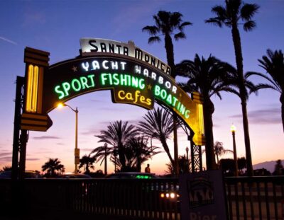 Santa Monica: Ghosts and Phantoms of the Pier Walking Tour - A one-hour lantern-led walk with history, hauntings, and city context