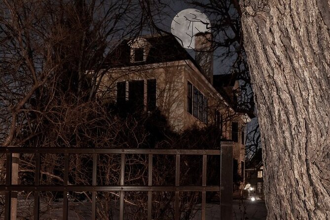 Santa Monica Sinister Sins & Sorrow Ghost Tour - Pier Carousel rumors: the 1960s apartments that changed everything